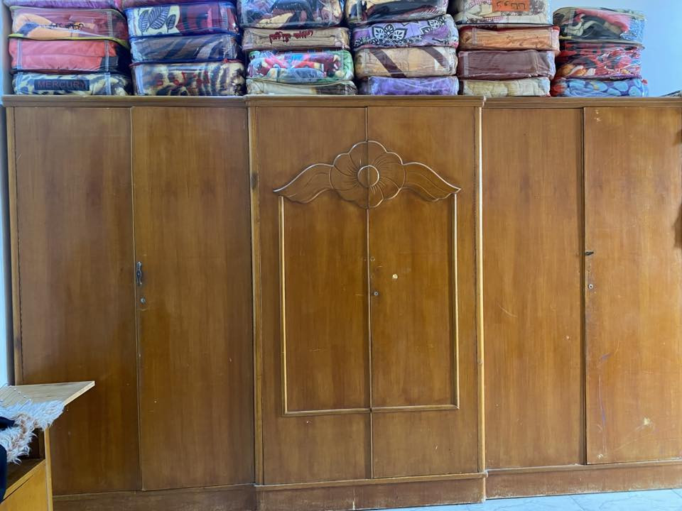 غرفة اغشاب كاملة يرادلة ترتيبات بسيطة البيع*********** واتساب ورقم
