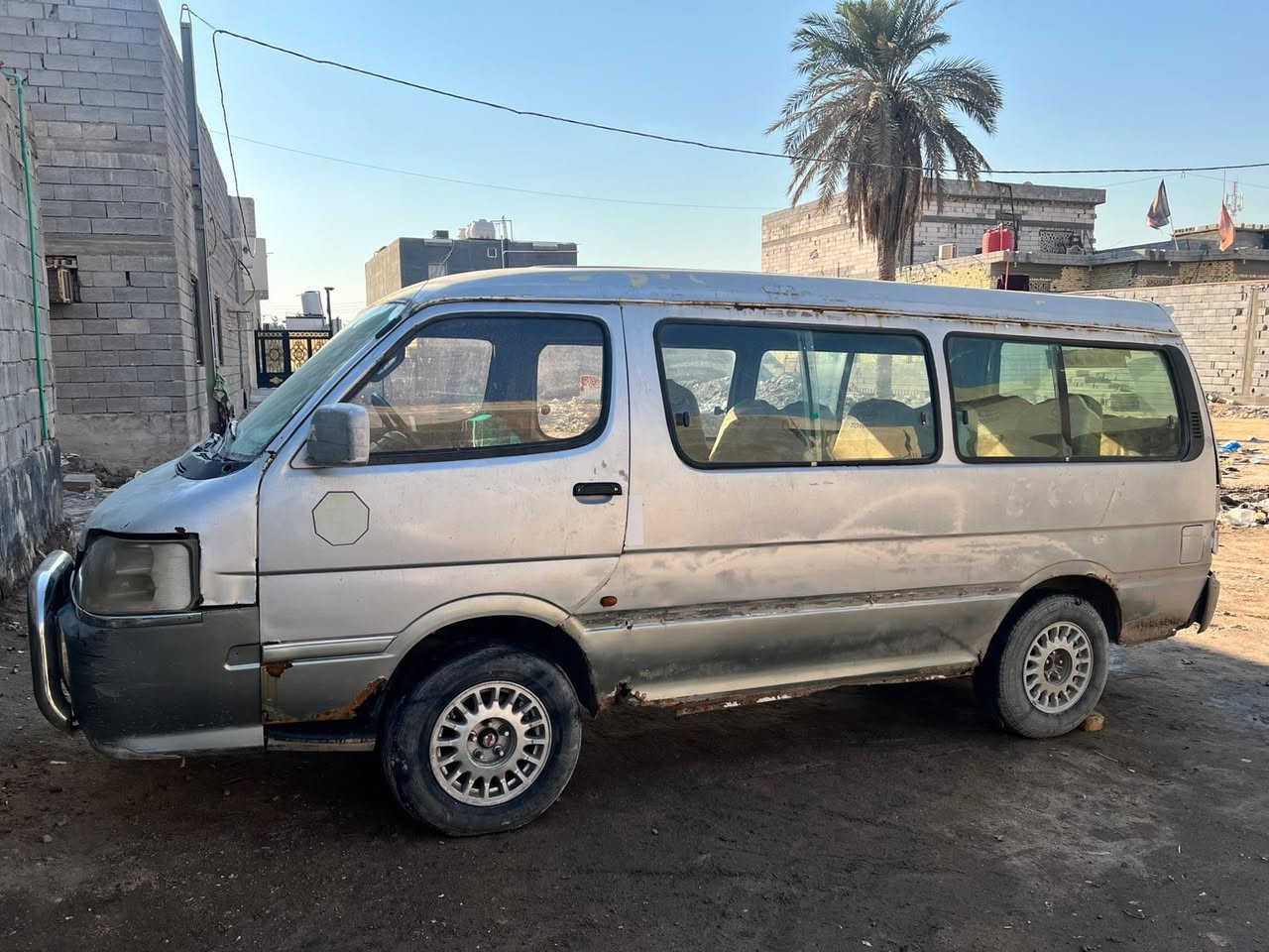 سلام عليكم سياره بورلارسن سياره حره رقم بصره راعيه موجودبس  ماوصله سنويه منتهيه موديل 2008 هاذ لبدي شوف لعين مكينه بيه خيط تبخير مكاني لبصره شط العرب *********** السعر 22 وبيه مجال
