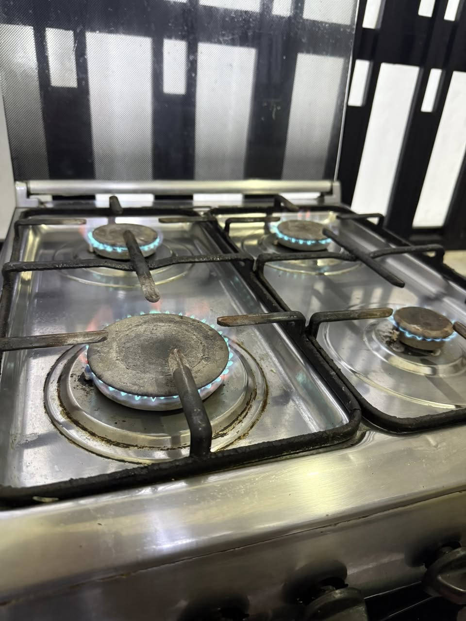 طباخ اربع عيون نوعيه ال جي ب١٢٥ ضرره بس الباب مال فرن شويه فالت


**إذا كنت صاحب هذا الإعلان وتريد حذفه لأي سبب، رجاءا أرسل رسالة إلى الدعم الفني**