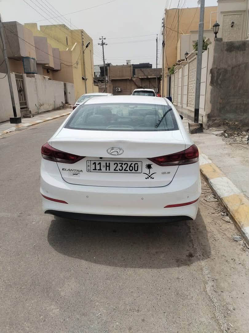 :
🚗 للبيع 🚗

الحمد لله، معروضة للبيع سيارتي، نظيفة جدًا واستعمال شخصي، والمحركات والفحص بحالة ممتازة وما تحتاج أي صرف. السيارة جاهزة للنقل والفحص بأي مكان.

🔹 إيرانية موديل 2017
🔹 مكفولة مابيها ولا قطعه 
🔹 بارد بسيط فقط
🔹 تشغيل بصمة
🔹 مرايا شفط
🔹 رادار أمامي وخلفي
🔹 كاميرا أمامية وخلفية
🔹 رقم بغداد
🔹 تخم تاير جديد

السيارة بحالة ممتازة وجاهزة للاستخدام الفوري.

اللي جاد بالشراء يراسلني على الخاص أو يتصل، والله يبارك للجميع
فلوجه. ***********

