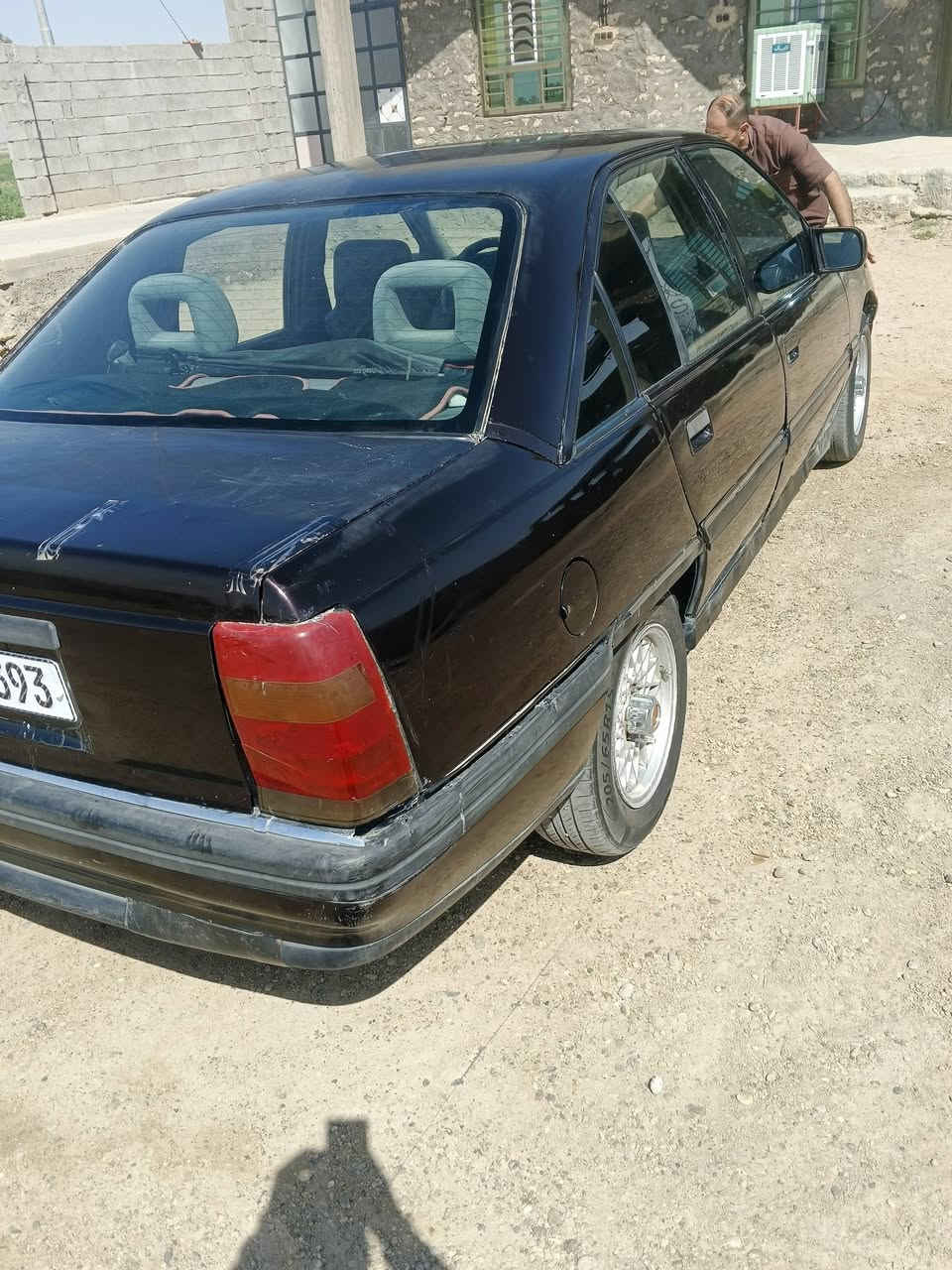 اسم سياره ابول وميكه
الكهربايات كله شغاله وسنتر لگ ريمون 
سنويه جديده 31و محرك 2000 ابلادي 
هزه جديده وگير عادي و الكيجات كله شغاله 
السعر 33بيه مجال بسيط والمكان الانبار رمادي 
هذه الرقم  الاستفسار ***********
