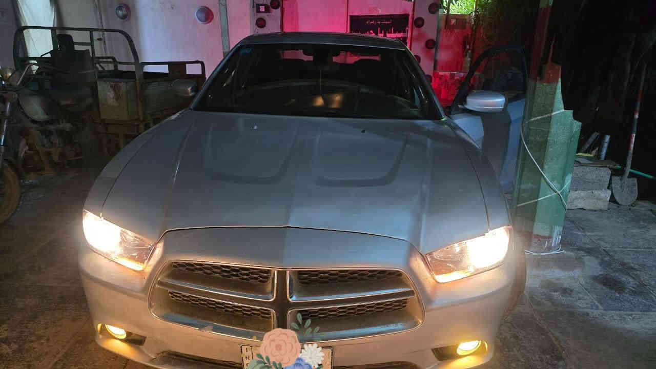 السلام عليكم
جارجر للبيع موديل 2012
رقمها بغداد بااسمي تحويل ثاني يوم
حادث چاملغ وبنيد وبالعراق صار چاملغ ثاني (بچم فقط البدنه امبدله)
تخم تاير جديد
السعر 145 قابل للتفاوض حگ الجيه مكان السياره 
محافظه الديوانيه 
الرقم واتساب موجود *********** لبيع فقط
