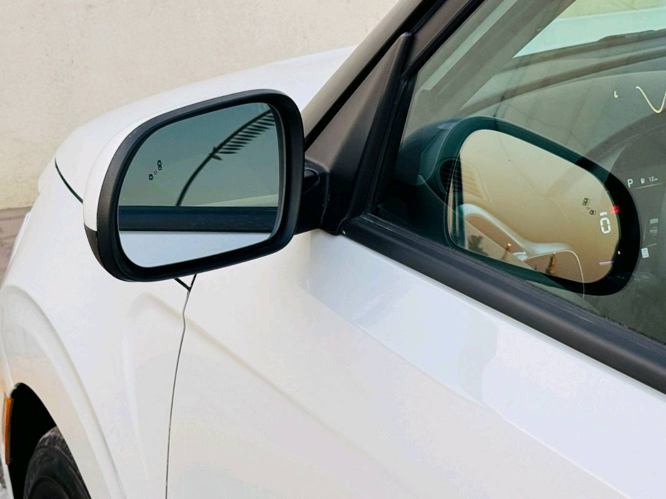 السلام عليكم 

كيا سول 2023 الشكل الجديد 
وارد امريكي صور الحادث مرفقة 
بل منشور حادث السيارة جانبي 
بجم كبس ايرباك دركة ودشبول مكفول 
كير محرك شاصي لغد مكفول 
رقم أربيل الجديد تحويل او وكالة مضمون 

المواصفات: شاشة كبيرة - كامرة دوارة - قيادة الية 
فول تحكم ستيرن - رادار جانبي - تحديد مسار
اطفاء ذاتي عند الازدحام - محرك 2000 دوش 
ماشية 28 الف ميل - ويل كب - مود درايف انواع قيادة
بلوتوث - AUX -ABS - USB 
السيارة جاهزة وكاملة من كل نقص وبالعافية على الياخذه 

المكان بغداد الدولعي 
للتواصل والاستفسار 
***********
***********