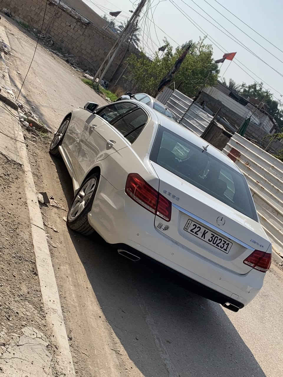 سلام عليكم من رخصة الادمن 
W212 e350 2010 
وارد الكويت خليجي 
صبغ داعميات وبيها بارد قليل والسونار بالمنشور 
السيارة ادامة كاملة صدر امامي خلفي 
ومنظومة بانزين جديدة كاملة من فيت بم ونوزل وفلتر الخ

رقم اربيل باسمي شخصيا تحويل ثاني يوم 
مكانها بغداد الكاظمية 
سعرها 181 ورقة وبيها مجال 
*********** 
مواصفات 
سلايد 
بصمة تشغيل ودخول بصمة ٤ ابواب 
٣ بردات 
كراسي كهرباء 
زراك لايت 
لايت زنون 
ويل كب ١٧ وتاير عالي طسة ماكو نهائيا

كير محرك كهربائيات حدادة كفالة
