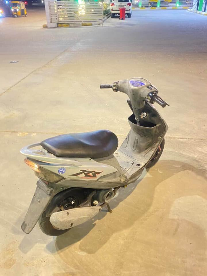 السلام عليكم دراجه ماكس عدله للبيع الدراجه بلاديه فقط مبدل بوشه وبستم الدراجه شغاله كلها سلف كامله الاتصال *********** مكاني ميسان العماره
