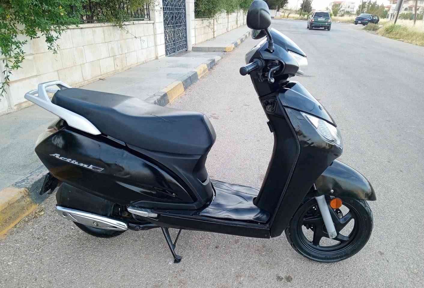 سكوتر فالت فالت هوندا اكتيفيا مديل 23 وضع الشركه للبيع    معموله صيانه كامله شغال مانويل وسلف  كوشوك جديد بطاريه جديده غيار زيت جديد كل شيء شغال مش بحاجه الى أي نوع من الصيانه مقاطع مسافه  ٥٥ السعر 570 وفي مجال للاستفسار على رقم الهاتف0780741274 العنوان اربد النعيمه


**إذا كنت صاحب هذا الإعلان وتريد حذفه لأي سبب، رجاءا أرسل رسالة إلى الدعم الفني**