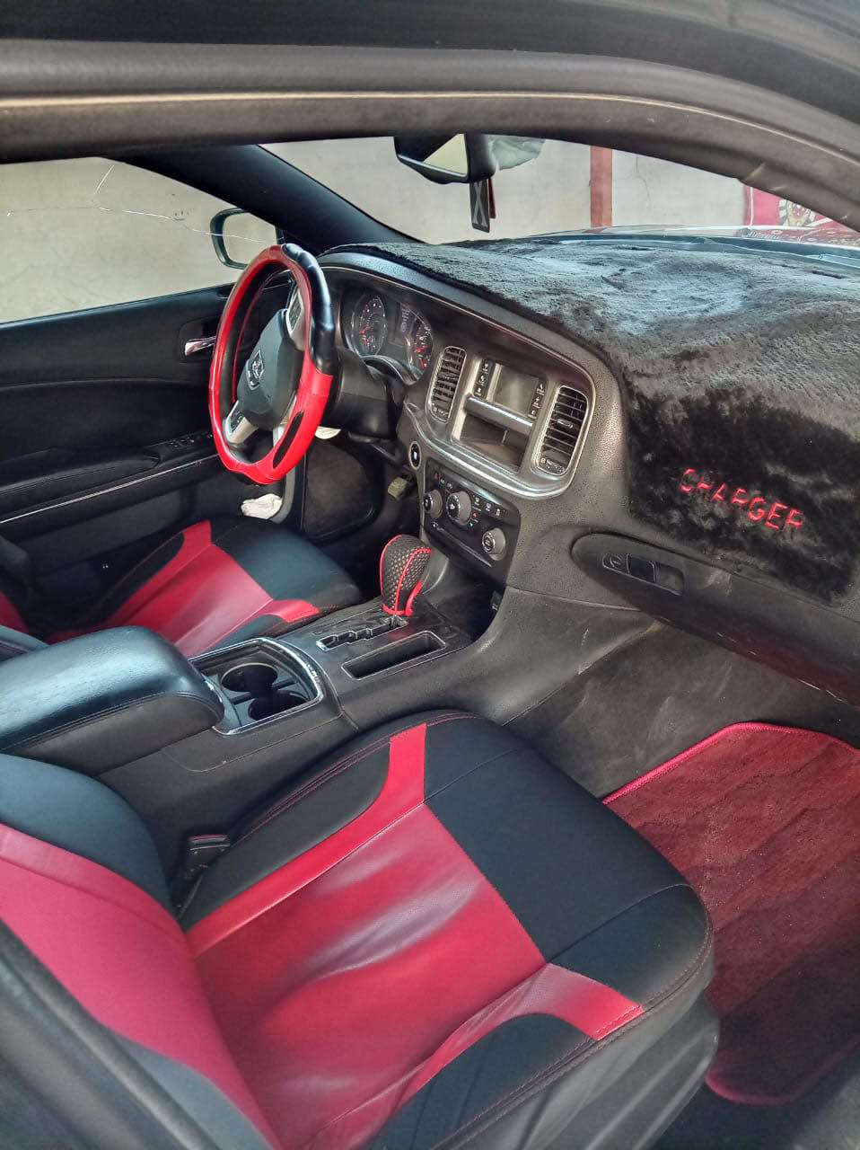 دوج جارجر وارد امريكي 
موديل 2014
بية قطعة وحدة 
صبغ نص جاملغ الامامي 
بدون ايرباك 
مرقمة بغداد بسمي 
سعرة135وبية مجال حك جيتك 
مكاني بغداد جسر ديالى جديد 
‭0770 788 5405‬ بغداد, العراق
