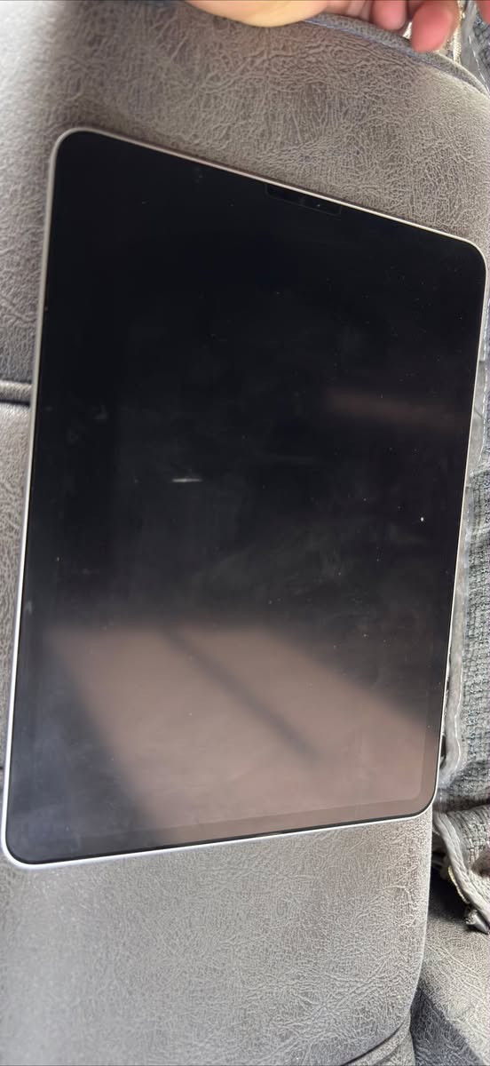 ايباد برو ١١ الجيل الرابع M2 2022
ذاكرة 128 
شرق اوسط ضمان ماستر من شركة الرصن مع كارتونته وكافة ملحقاته 
غير مفتوح او مستبدل وبدون اي خلل جهاز نظيف ١٠٠ بالمية
بطارية 95 قرائة حاسبة
السعر ٧٥٠ وبي مجال بسيط 
المكان النجف الاشرف حي المهندسين وين ميعجبك نتلاكه ووين ميعجبك نفحص 
***********
