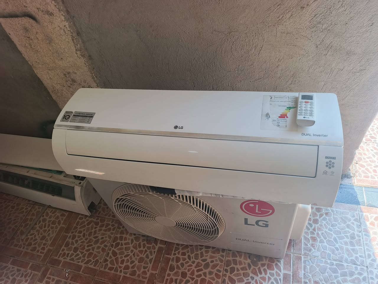 سبلت طنين ال جي انفيرتر تحكم انبيريه يشتغل مولد وطني شرط وضع شركه غاز شركه تبريد ثلج كامل مع جميع ملحقاته للتواصل ***********
