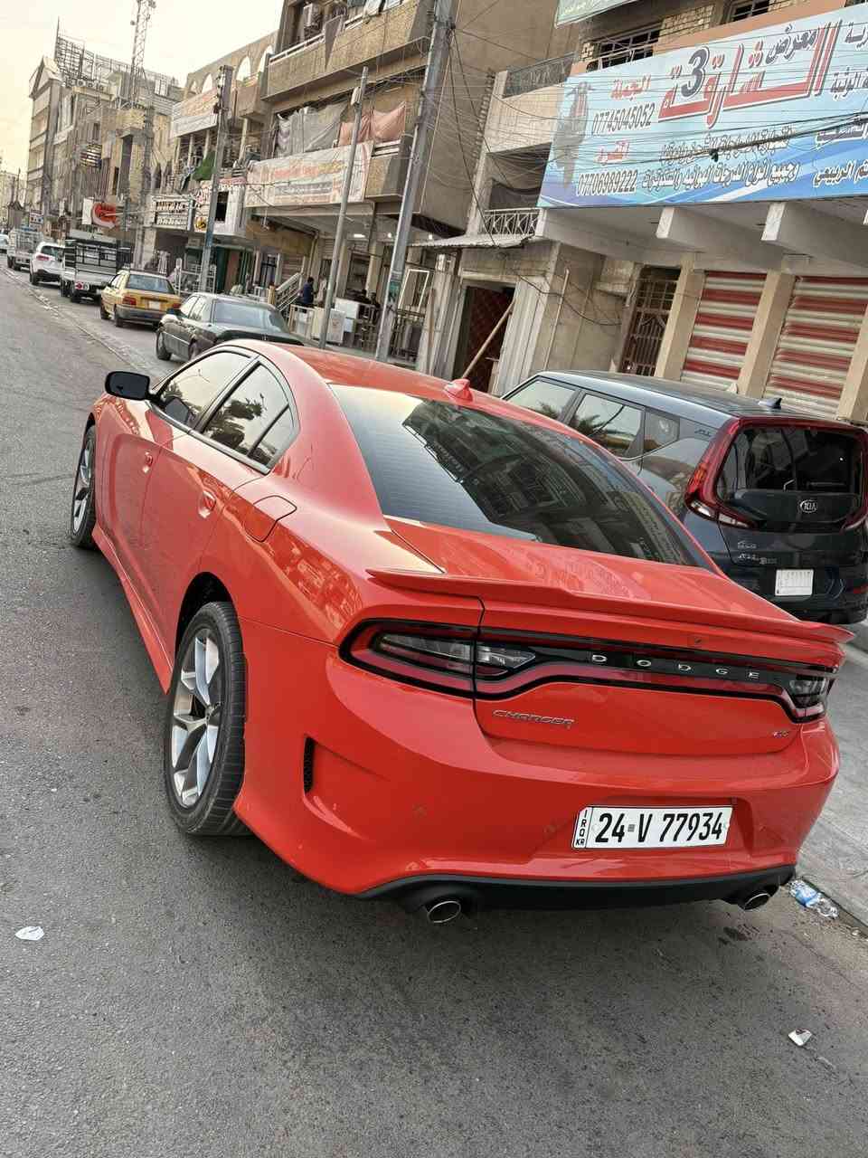 السلام عليكم ورحمه الله وبركاته
جارجر موديل 2023 وارد امريكي 
ماشيه 32 مايل نوع جي تي 
السياره حادث فقط في الجاملغ الخلفي شبر صبغ فقط رقم شمالي بأسمي وبيها سنويه تضليل رقم دهوك تحويل ثاني يوم السياره مغلفه PPf ضمان 10 سنوان 
السياره جديد مكاني بغداد الشعب شارع عدن
معروضه السياره 300 ورقه وبيها مجال حك الجيه
***********
