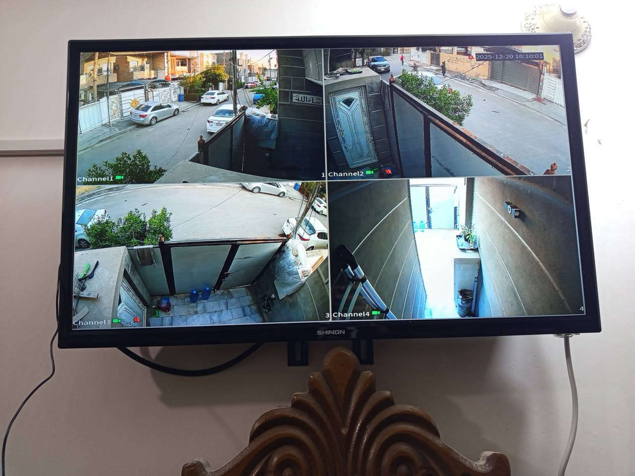 بسم الله الرحمن الرحيم
«وَقُلِ اعْمَلُوا فَسَيَرَى اللَّهُ عَمَلَكُمْ وَرَسُولُهُ وَالْمُؤْمِنُونَ 
          صدق الله العظيم

(الحمدالله تم تامين  بيت  في بغداد منطقه حي جهاد 

سستم كاميرات  من ماركه دهوا  الاصلي دقه 2 ميكا  فول كلر صور وصوت 

الموصفات :
 ✅كامرات  عدد 4 دقه  دقه 2 ميكا بكسل  حقيقي  ملون ليلي نهاري  دبل فلاش  
   من ماركه  دهوا  لاصلي وكاله ) 💯👌

✅جهاز xvrنوع  دهوا   الاصلي  دقه 2 ميكا  العربي الحديث 

✅ اسلاك طول 18 متر عدد 4 نحاس الاصلي مزدوح 

✅هارد 500 كيكا  البنفسجي الاصلي  

✅بوكسات كاميرات عدد 4

✅كيبل HD دقه 4K
 
✅ماوس لاسلكي 

▪️مع ضمان  2 سنه   حقيقي صيانه وستبدال   في جميع ملحقات 

 ▪️نصب حترافي👌 و دقه في العمل 💯💯 

❗️❗️ملاحضه  اماكن الكامرات حسب طلب زبون❗️❗️
 
*********** مهندس يوسف 

🔴ومتوفر جميع انوع كامرات الاصلي وكاله 
بيع ونصب وصيانه جميع انوع كامرات 

🔴والعمل في جميع مناطق بغداد كرخ ورصافه 

ويوجد ايضآ توصيل في بغداد وجميع محافظات 

🔴ومتوفر كشف مجاني للموقع  

#كامرات 

للستفسار ***********وتساب 
#دهوا
#اسوار
#شاهين 
#هيكفجن
