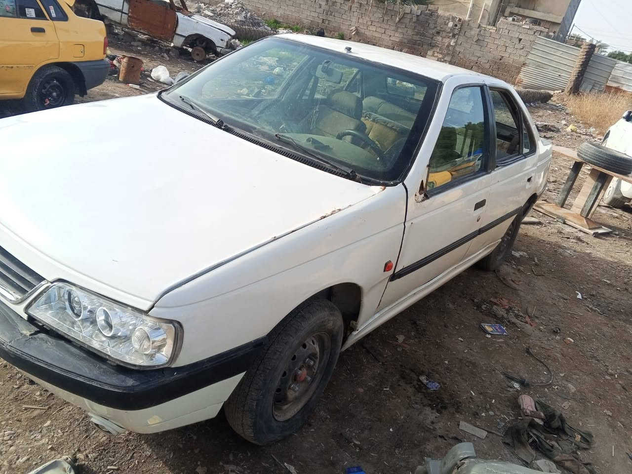 بيجو رور للبيع مكينه جديده وكير جديد وحداديه نص جديد وتخم تاير جديد وبجم لميس شاد الهه مراوس أو بيع ،/***********
