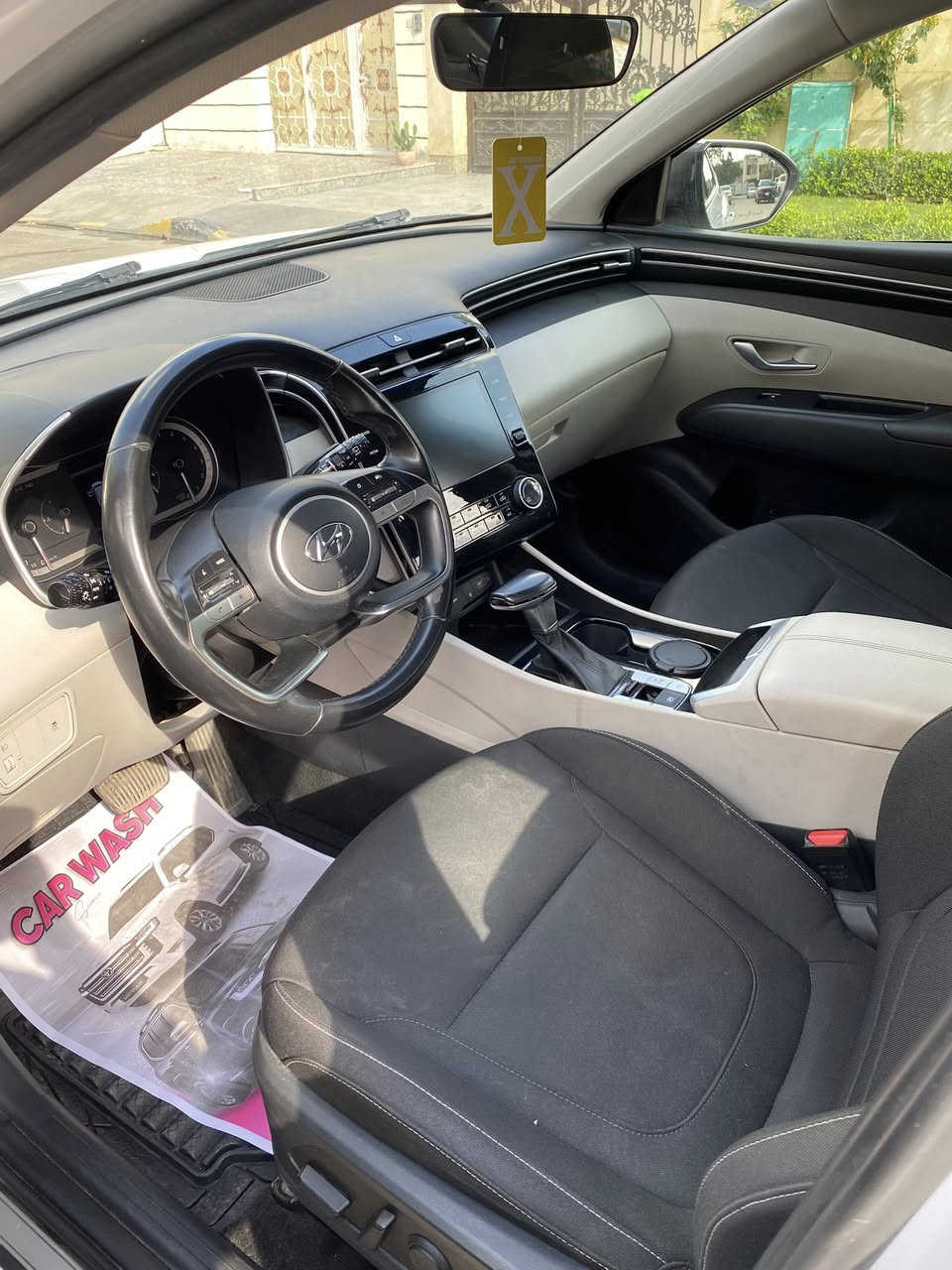 السلام عليكم توسان خليجي موديل 2023 مكفوله من الصبغ والبارد ماشيه 38 
شاشه 
بصمه 
مري شفط 
لايتات دواره 
ترحيب عن بعد وتشغيل ايضاً
هاند بريك بصمه
قطعتين تبريد 
تحكم استيرن
السعر 208 للاتصال *********** 
السنويه ب اسمي
