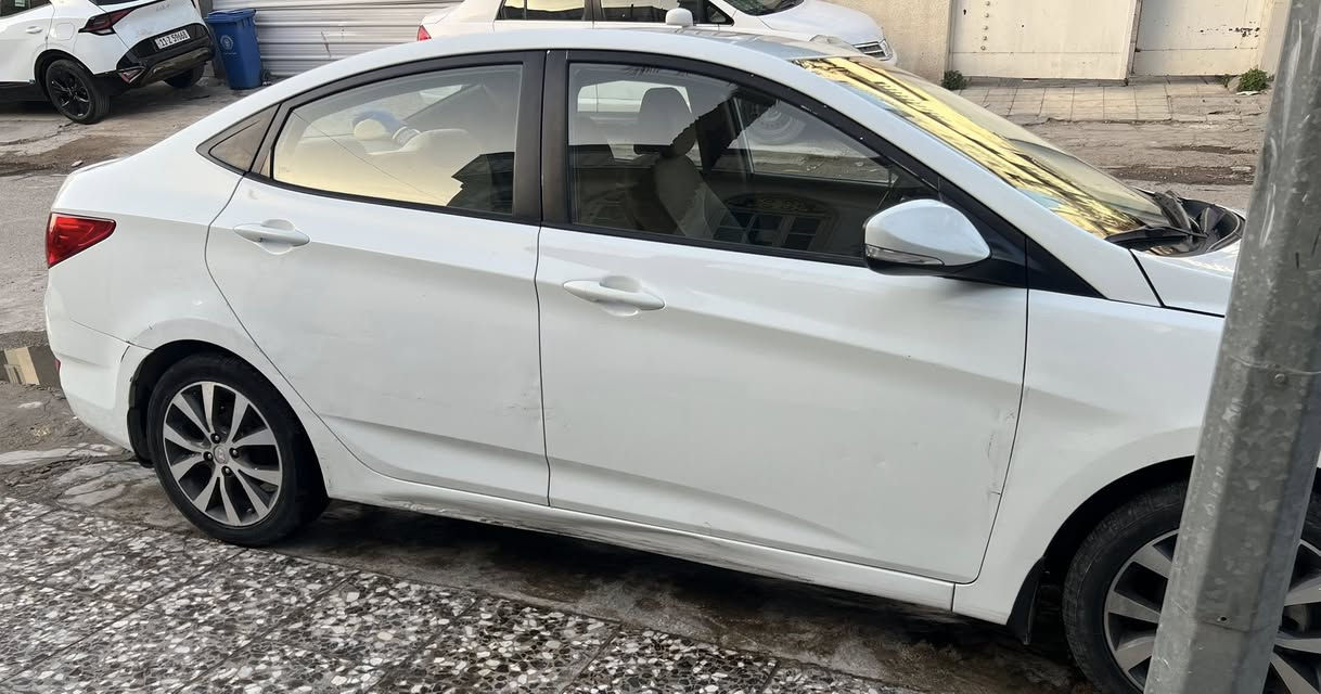 اكسنت موديل ٢٠١٥ خليجي رقم بغداد فول موصفات سلايد كامره شاشة تحكم استيران فول  محرك ١٦٠٠ دوش ماشية ١١٣ الف مكفوله بيها بس بارد بدون قطرة صبغ رايدها ١١٤ وبيها مجال بسيط للاتصال *********** مكانها بغداد الكرخ
