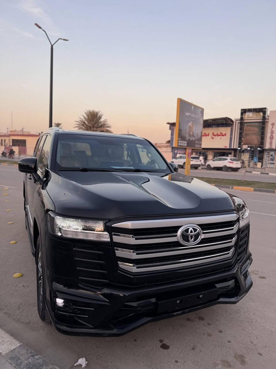 لاندكروز 2023 بريم رقم بغداد كفالة عدا شخط بسيط ، فول مواصفات ماشية 100 الف كيلو السعر 66 وبيها مجال مكان السيارة بابل ***********
