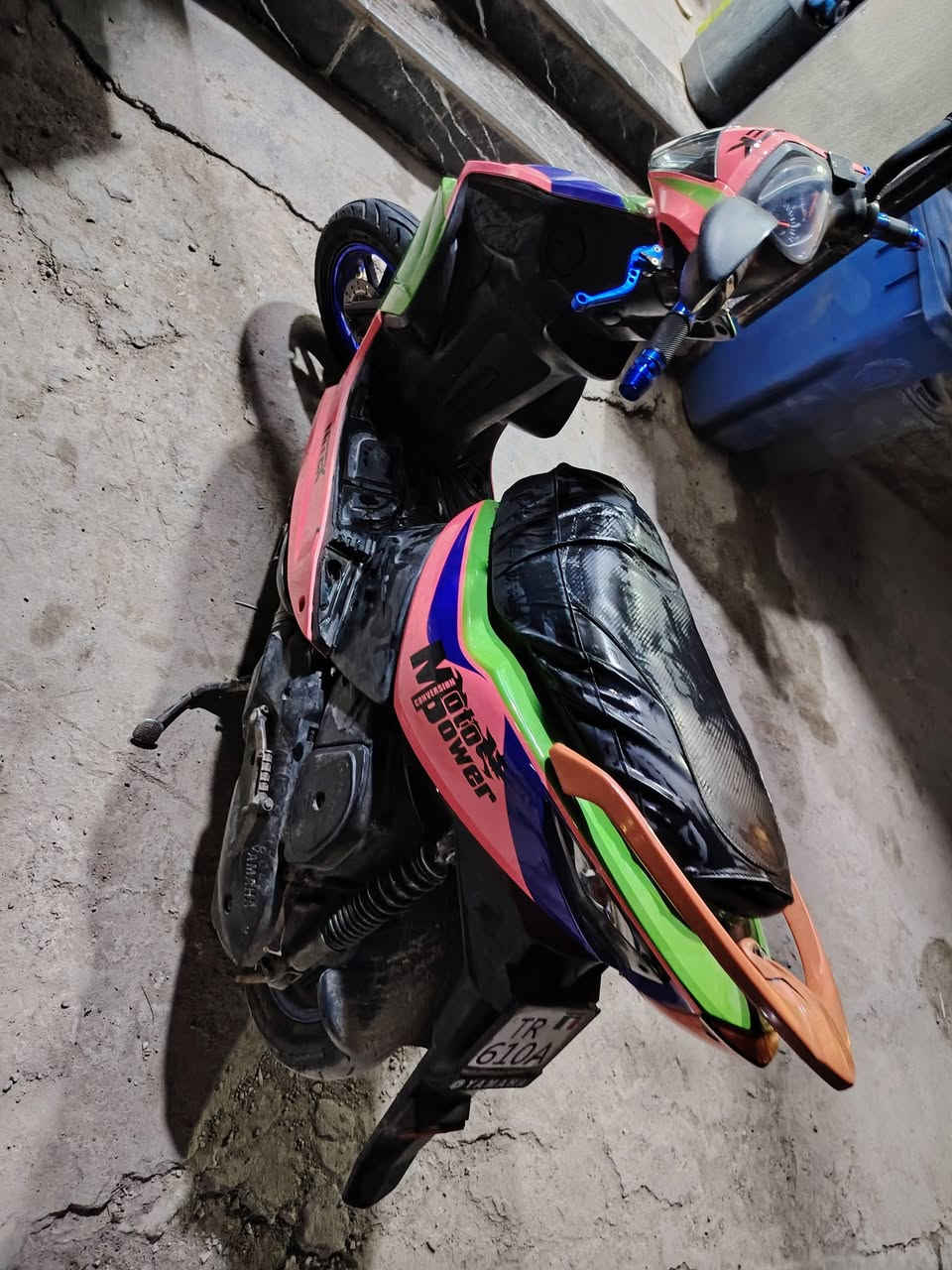 السلام عليكم
للبيع ماكس مضلع دراجة مكفولة كفالة عامة اي نقص مابيهة برغي ممفتوح بالمكينة دراجة عليهة تزويد كفرات ويلات مشيف ويدات ويدات بريك دراجة احلة من صور تجي وتفحص وتكلب وتقتنع يالة تاخذهة كهربائيات كلهة شغالة 
ويلاتهة البلادية موجودة انطيهن وية الدراجة السعر 550 مكاني دورة ميكانيك شراي اتصل على رقم وبيك خير وتدلل *********** بي واتس اب
