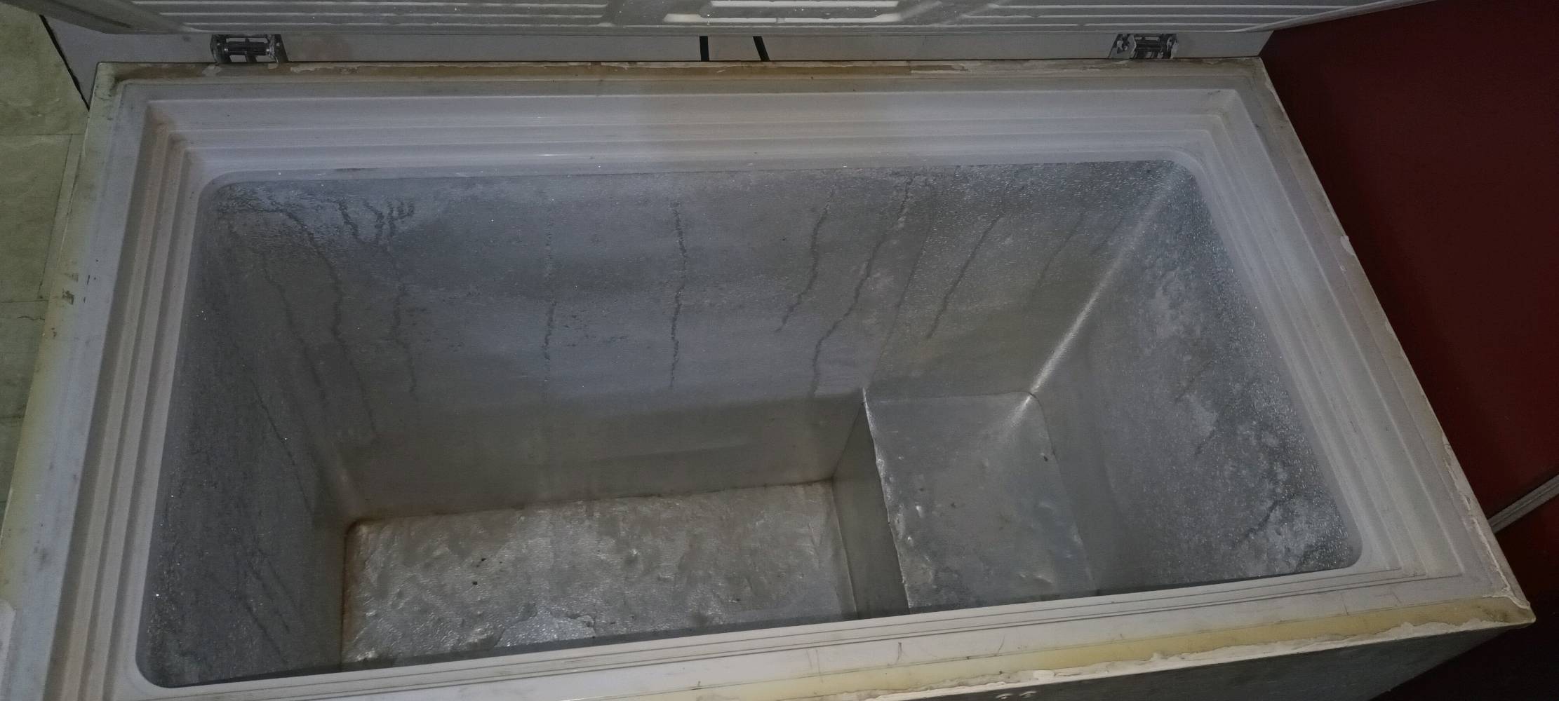 فريزر حجم صغير مستخدم نظيف غير داخل تصليح او شحن غاز فقط مصبوغ صبغ عادي