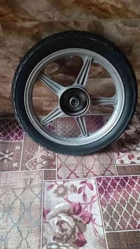 ويل خلفي • تاير جوبلس • دايون