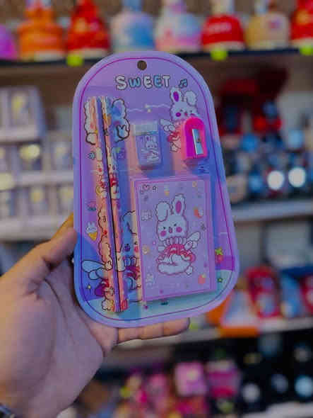 هدايا الطلاب والمتفوقين
سيت قرطاسية هدية 
متوفر بعدة اشكال والوان

#مكتبة_غزل
‎الديوانية – غماس – شارع آل بگوه#
📞 ***********
