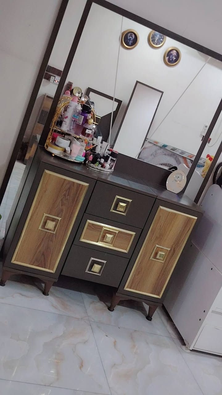 غرفه تركي ٩ قطع
للبيع ♥️


**إذا كنت صاحب هذا الإعلان وتريد حذفه لأي سبب، رجاءا أرسل رسالة إلى الدعم الفني**