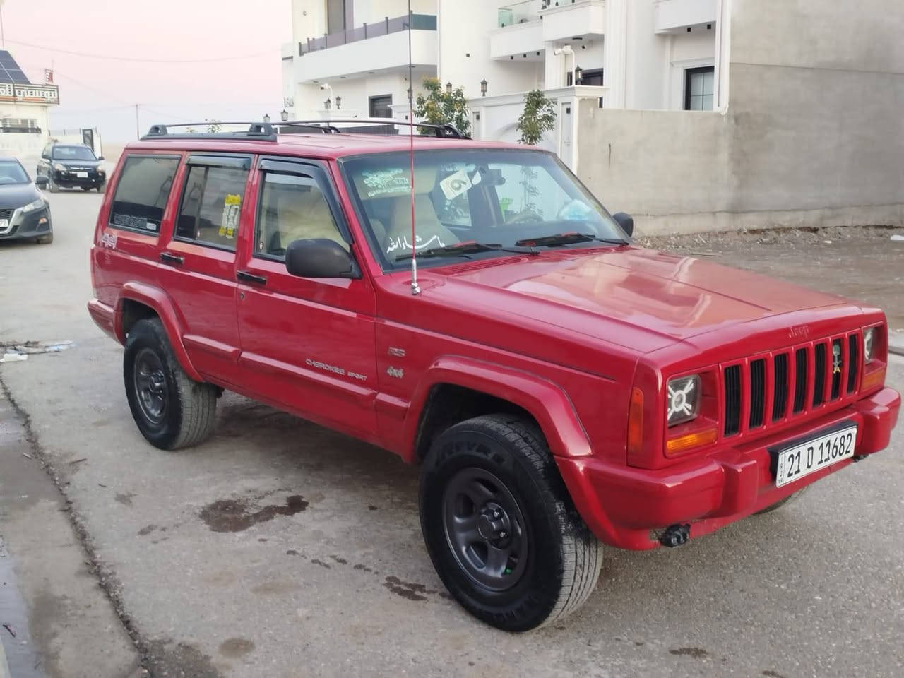 جيب شيروكي موديل ٢٠٠٠ كير اوتوماتيك دببطل اكسل تبريد وتدفئة بدون ضرر صبغ قطعتين والباقي بلاد شرط الكير والمحرك سيارة جاهزة شرط تحويل او وكالة سنوية جديدةسعر ٧٥ ومجال عنوان كركوك شوراو ***********......*********** كركوك, العراق
