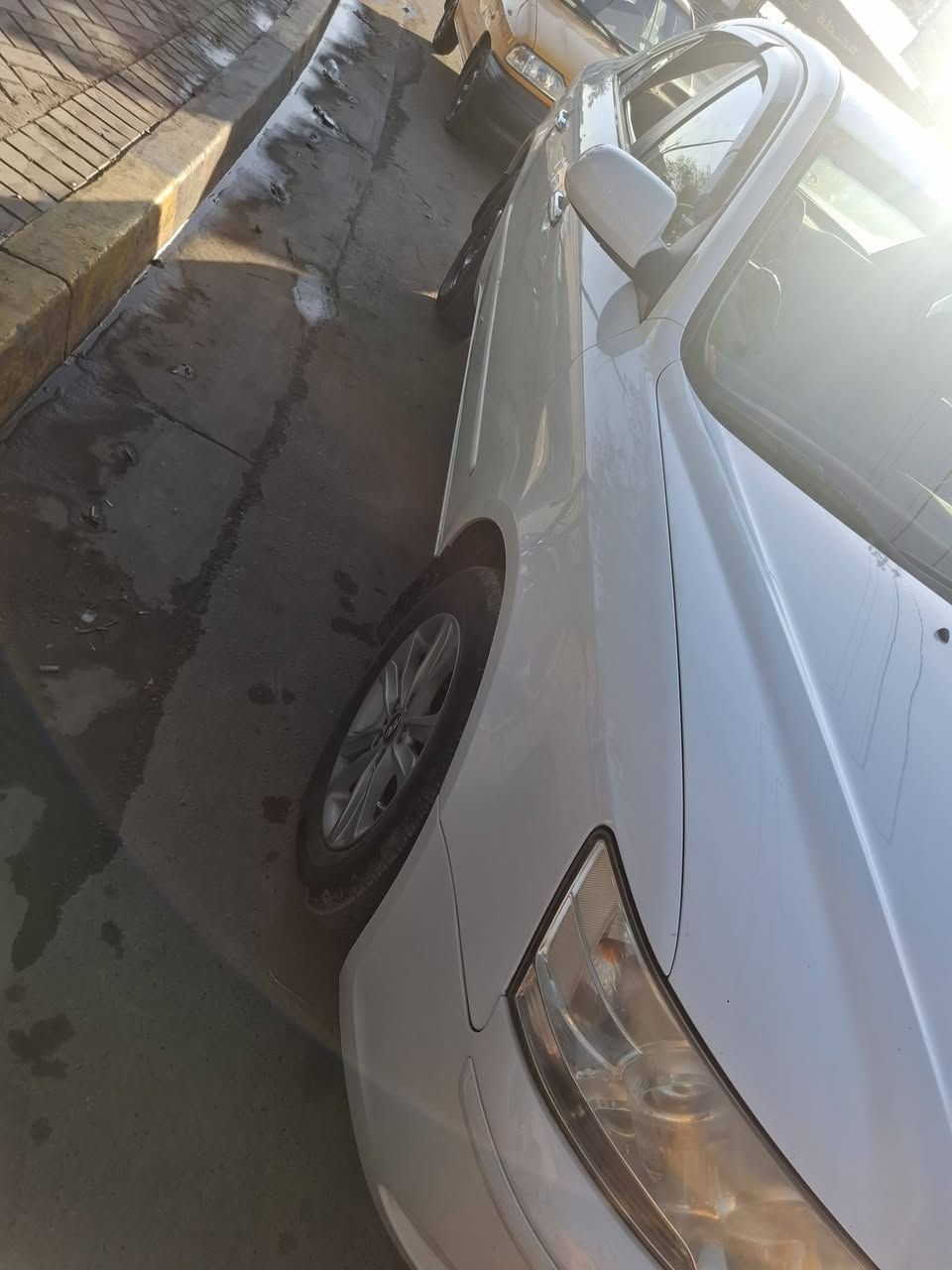 سلام عليكم للبيع سوناتا موديل 2010 كير مكينه مكفول السياره بدون ضرر كفاله من صبغ بيه دعاميه صبغ فقط ماشيه 126
مكان سياره بغداد السعر 120 
***********
