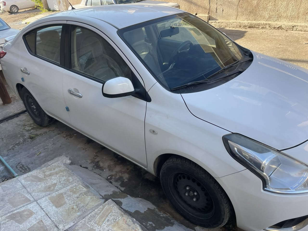 السلام وعليكم نيسان صني موديل 2022 رقم أربيل  السعر 122 وبيها مجال  رقم هاتف ***********
