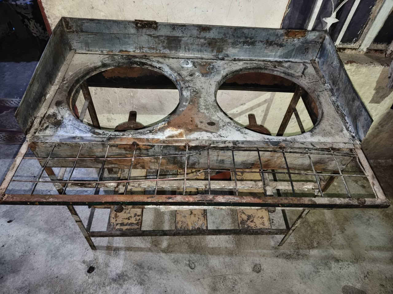 منقلة و طباخ فلافل البيع الشراي يتصل ***********
