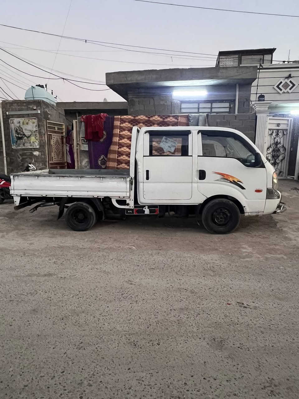 كيا دبل قماره مديل 2009 حادث مرفق بالصور السعر 100$ وبيها مجال 
غير متواجد على الفيس 
***********
