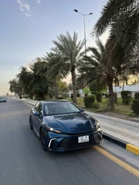 🚗 تويوتا كامري 2025 – SE Black / شكل رياضي 🔥 سيارة مواصفات راقية والسع...