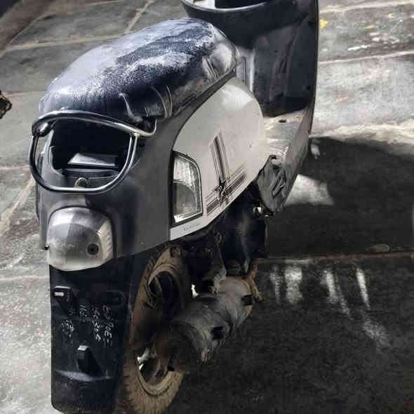 سلام عليكم الدراجه للبيع بيهه نقص بس المازده والشاير الكدام لن دراجه خير من الله نكره سلف رايدهه 375وبيه مجال لشراي متواجد واتسار او تصال وشوفج ‏‪***********‬‏#العنوان بغداد النهروان مكلف بلنشر
