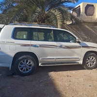 لاند كروزر • ٢٠١٢ • النجف