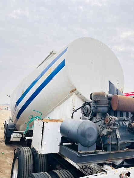 للبيع الشراي يتصل على الارقام التاليه ***********
***********
السعر 65ورقة مكاني بصرة قرب ساحة سعد
