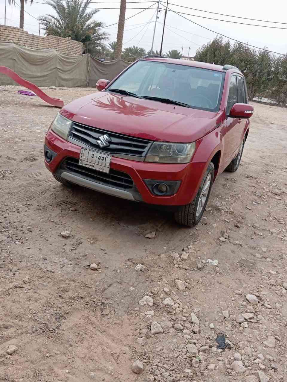 فيتارة 2014 ماشية ٢٤٠ الف بيها جاملغين صبغ جهة الراكب السعر ٨٥ ورقة وبيها مجال للاستفسار اكثر على الرقم ***********
