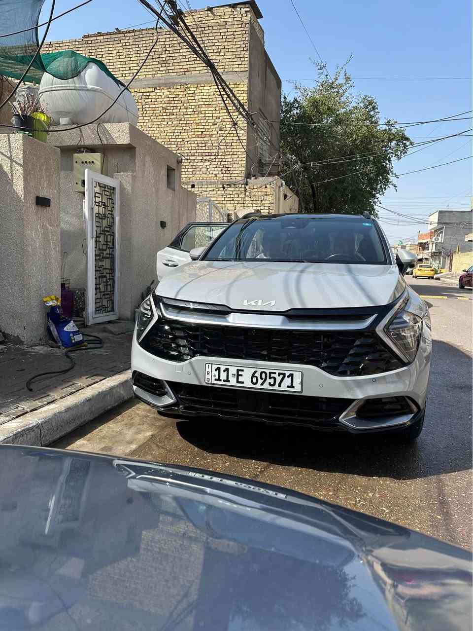 للبيع كيا سبورتج فول الفول 1/1 اس اكس برستيج الطويلة اعلى فئه

موديل 24

حادثها كما موضح بالصور

ماشية48الف كيلو

اللون سموك سمنتي المرغوب 

المواصفات السيارة

1 -  بنوراما

2 - بصمة تشغيل ابواب صندوك

3 - صندوك كهرباء

4 - شاشة كبيرة دجتل على طول الدشبول متصلة

5 - كيجات متغيرة حسب الوضعيات

6 - انظمة القيادة - سبورت - سمارة - نورمال

7 - كشانات جلد لون احمر

8 - كراسي كهربائي فول تحكم مع كشن ميموري

9 - اظواء ترحيب عند الاقتراب مع ترحيب داخلي عند الصعود

10 - شحن وايرليس

11 - منافذ تايب سي 3 مع 2 في الكشنات ومنفذ يو اس بي

12 - هند بريك بصمة 

13 - اوتو هولد

14 - رادارات 360 درجه

15 - 5 كامرات بالاشارات وامامية وخلفية ووحدة فوك

16 - فول رادارات امامية وخلفية

17 - تحديد مسار ذكي 

18 - قيادة الية ذكية

19 - نقطة عمياء 

20 - كروز سرعة

21 - تبريد وتدفئة كشنات مع تدفئة ستيرن

22 - سستم صوت هارمن harman / kardon

23 - خزن كشن سائق ميموري وضعيتان

24 - وضعية تغيير صوت المحرك

25 - اشاير بالمري

26 - تشغيل عن بعد

27 - شاشة لمس متغيرة لتحكم المديا او للتبريد

28 - ستيرن فول تحكم 

29 - ليدات ارضية متغيرة 

30 - مكينة 2500 وكير 8 نمر

31 - السيارة فور ويل 

32 - بصمة عدد 1

33 - حساسات توقف ذاتي 

34 - حساسات امامي خلفي 

35 - بجم لد وفول زنون وبك ليت لد

السعر والاستفسار على الرقم او واتساب

***********واتساب موجود

السياره بيه 6 قطع صبغ بيع او مراوس باقل بغداد, العراق
