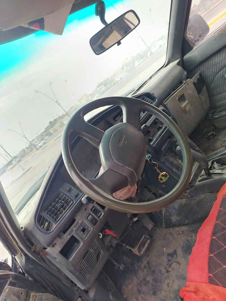 بسم الله /تيوتا هايلوكس خصوصي  رقم بصره مشروع وطني سنويه جديده كهربائيات شغاله بيها محرك وكير 2500 سياره شغاله مال عر وير سعرها 25 وبيها مجال مكاني رقمي *********** وهم بي واتساب مكاني بصره زبير
