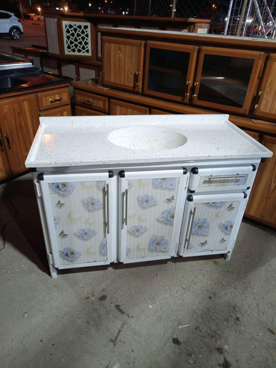 مستعد لشراء الكاونترات .التعبانه والنظيفه .
متاح .
سنك نظيف وشغل ثقيل قياس 130 سم السعر 100 الف قفل بدون معامله.وكاونتر 3 قطع شغل ثقيل السعر 400 الف قفل .الارضي مترين ونص والسنك متر و30 سم كرانيت جديد .والملحق قياس مترين .العنوان قادسيه 2 قرب جامع ذياب العراقي 
***********
***********
متوفر واتساب
