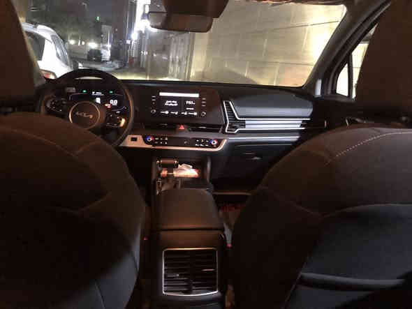 سلام عليكم للبيع 
كية سبورتج 2023  
السيارة كفالة عامة من صبغ بارد تبديل   رصعات او كفالة كير محرك كلة كفالة 
مواصفات السيارة
1 سايد بريك دكمة 
2قطعتين تبريد 
3 بصمتين 
4 تشغيل عن بعد 
5 جام كهرباء 
6كشنات مخمل 
7 شاشة كار بلي 
8  ثلاث انضمة قيادة 
9تثبيت سرعة 
10بسمي السيارة شرط التحويل 
11محرك 2000 دوش 
12امان سرقة 
مكان السيارة بغداد 
سعر السيارة 220 بيها مجال للطيبين 
رقم الهاتف للستفسار ***********
