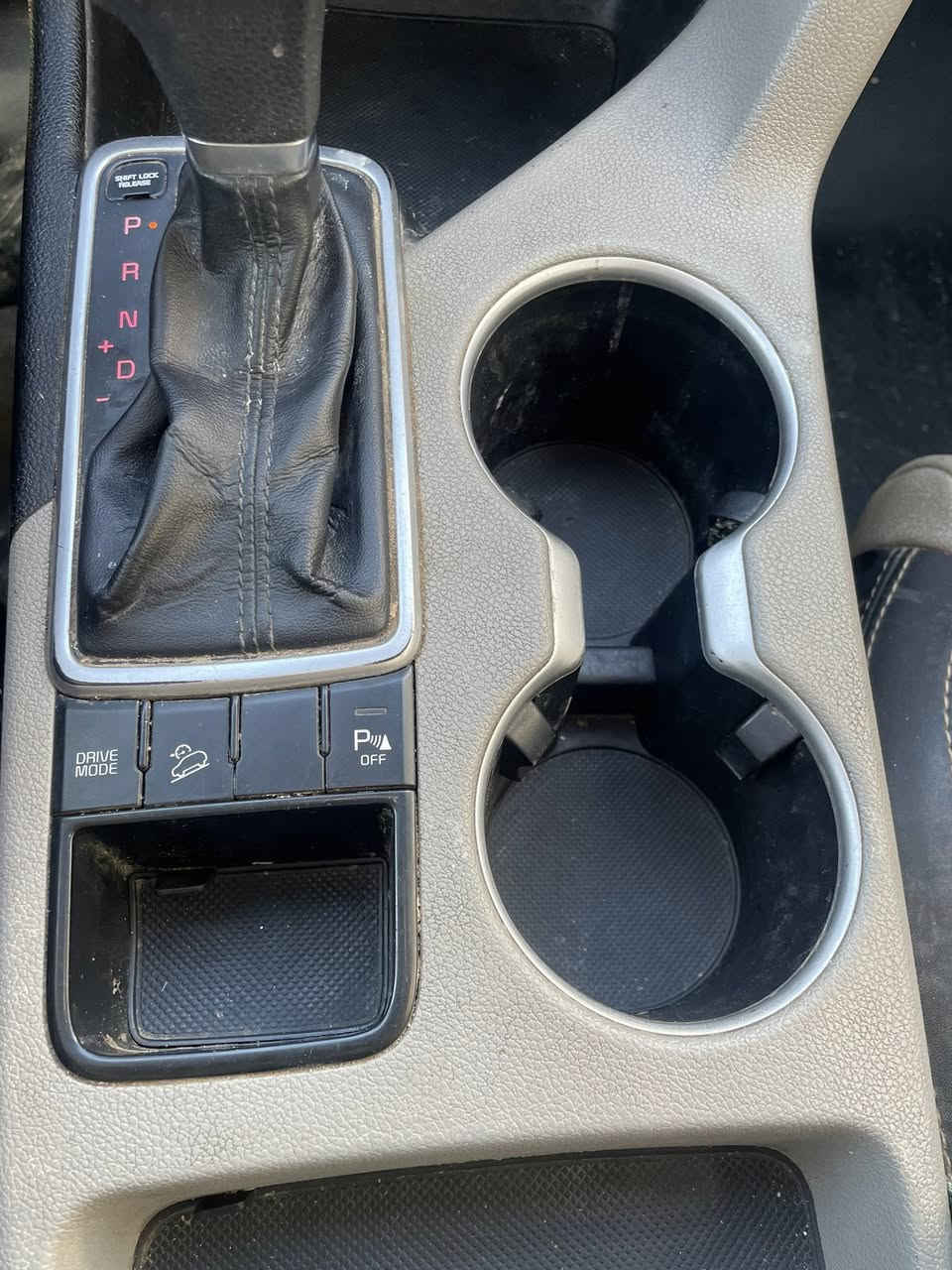 سبورتج. خليجي 2020 للبيع رقم  اربيل 
ماشية ١٦٠ الف كيلو متر قابل للزيادة 
بانوراما 
اشاير بالمري 
تحكمات ستيرن  
ثلاث أنظمة قيادة  
نظام منحدرات 
حساس خلفي  
 السعر 189  قفل تحويل  فقط ابيع بدون وكالة
عنوان السيارة  ديالى / بعقوبة 
اتصال فقط متواجد 
***********
يوجد سونار مرفق مع المنشور
