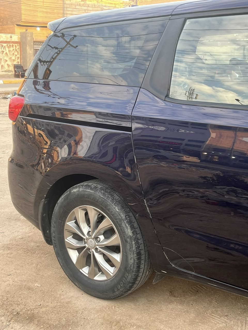 سيدوناموديل 2020
رقم بغداد 

المكان كربلاء 
***********
السعر190 وبيها مجال
