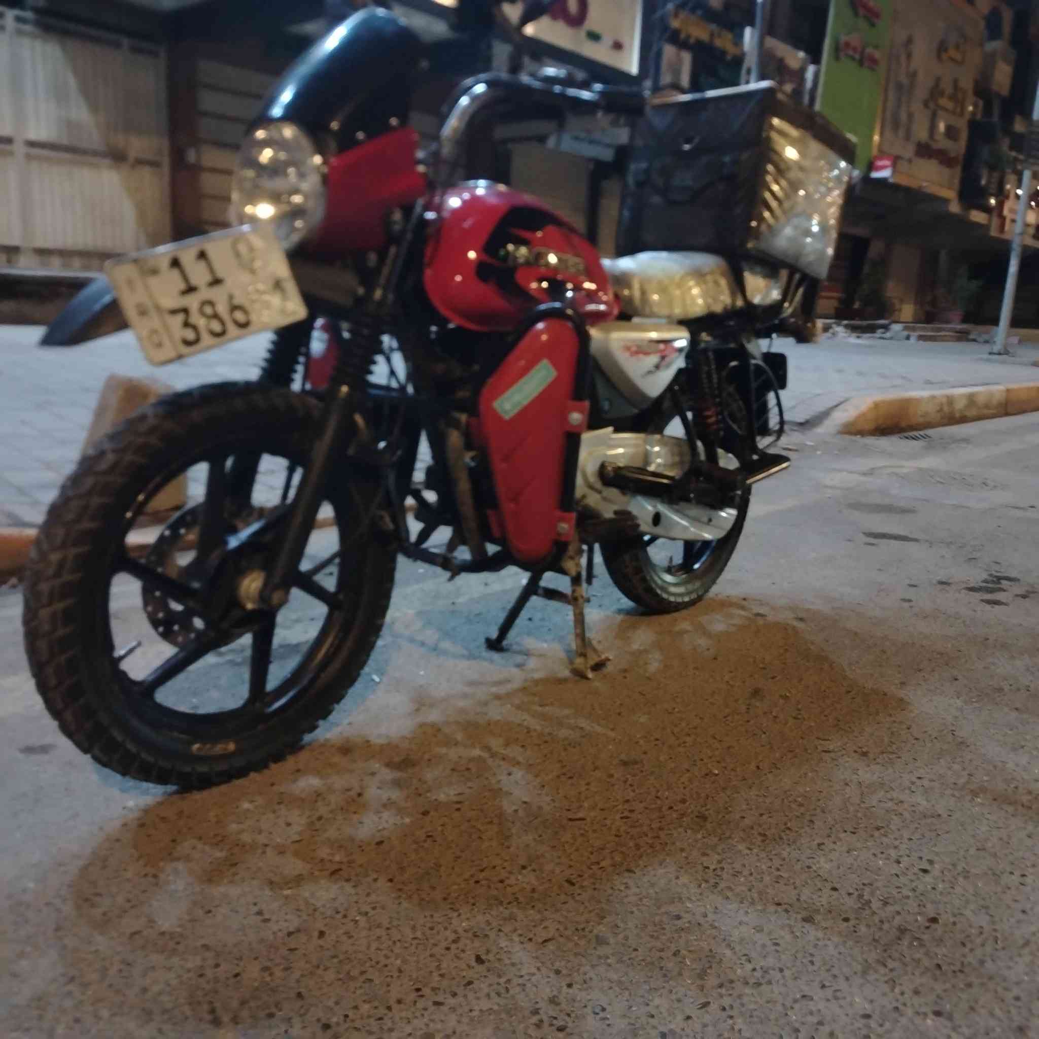 السلام عليكم دراجه بوكسر للبيع الدراجه نضيفه المكينه يرادله ترتيب الدراجه سعره 1700بيه مجال للشراي 2021 موديله مكاني الشعب حيور تم ***********
