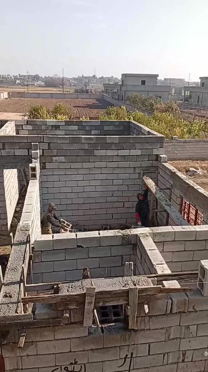 اعلان للجميع
يعلن مكتب اليقين للمقاولات العامة في قضاء العلم والمناطق المجاورة عن انشاء هياكل البيوت المنزلية بالتقصيط المريح الزبائن وبدون كفيل وتشمل
١. تسقيط الخريطة على الارض
٢. صب الاساس مع البناء بالبلوك المصمد ودفن الاساس بالسبيس المقبول بالفحص المختبري
٣. بناء جدران الهيكل بالبلوك المجوف وحسب الارتفاع القياسي وضمن المواصفات القياسية
٤. صب السطح بالحديد المسلح والخرسانه وحسب المواصفات القياسية
٥. بناء استارة وبيتونة ومماشي بالبلوك المجوف
٦. سعر المتر الواحد يقاس حسب السطح ١٦٥ الف دينار 
٧. يكون التسديد نصف المبلغ خلال مدة البناء البالغة ثلاثة اشهر وحسب الاتفاق
٨. يكون تسديد باقي المبلغ بالاقساط الشهري وحسب الاتفاق 
٩. لا نحتاج الى كفيل ولا ضمان ويكون البناء هو الضمان
١٠. الكادر متكامل وجاهل للعمل والف هلا بالزبائن
عمر عبدالله  المسؤول المكتب التنفيذي 
رقم الهاتف ***********
