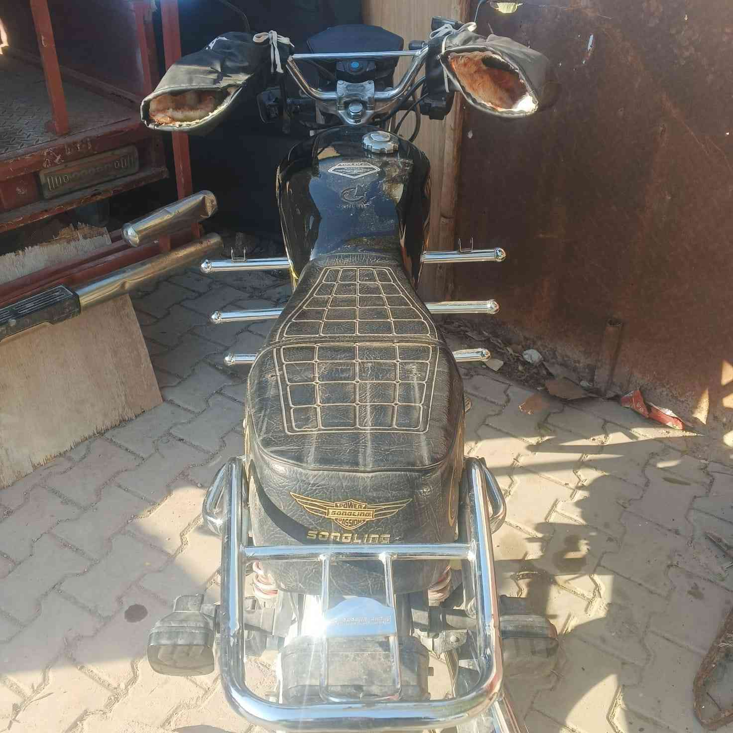 سلام عليكم من رخصة الادمن دراجه ٤كير تايرات جوبلس مكينه ناعمه ما مفتوه برغي موديل 24 نضام بصمه كهربائيات كلها شغاله سعره 400قفل محتاج وريد ابيع العنوان الحسينية الراشديه ***********
