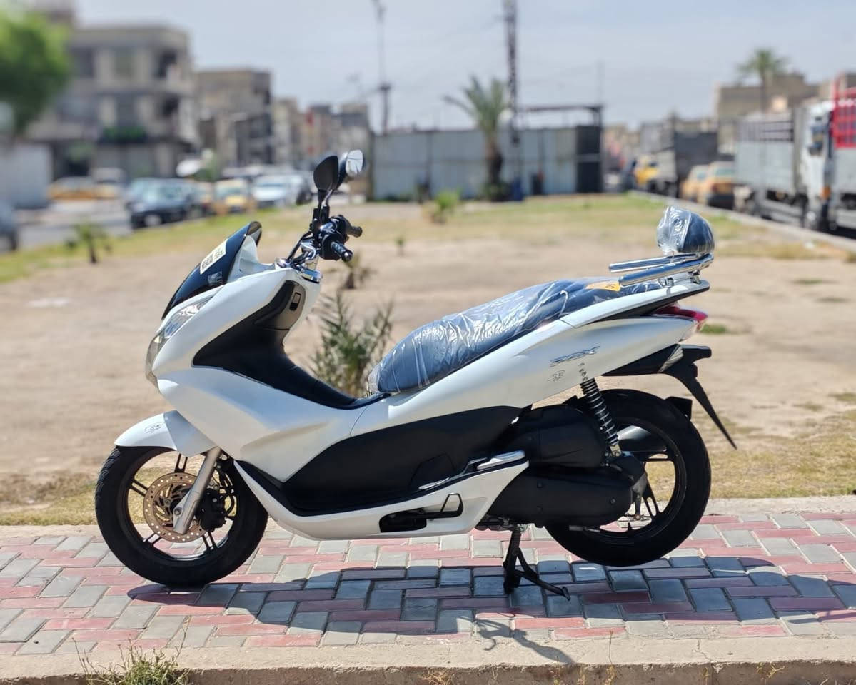 سلام عليكم....
دراجة (PSX)...(جيل الاول) ياباني🇯🇵 رمبة
🛵للبيع  ماشية (57)
دراجة شلعه معدل كهربائيات كلهه شغاله 
دراجة جديده  بلادية
أي نقص مابيهة
جيب فيتر وتعال افحص
العنوان بغداد مدينه الصدر قرب مطعم ليمونة🍋 الاستفسار الاتصال على الرقم 📞 ***********
