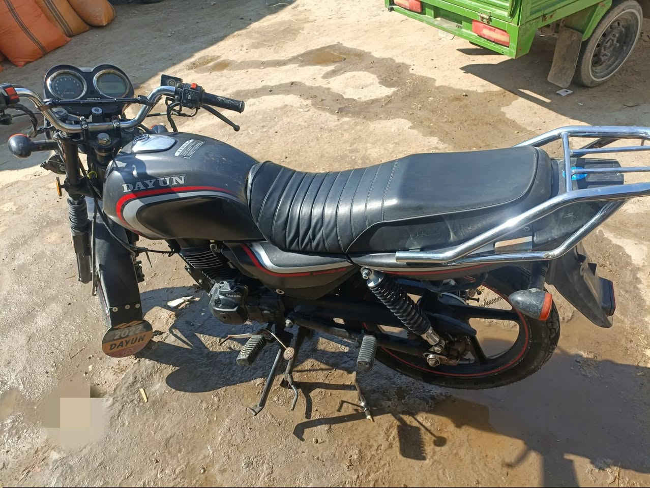 اوراق اصولي موديل 21 محرك 150 برغي ممفتوح.   للبيع او مراوس بنفخ.
 ***********
