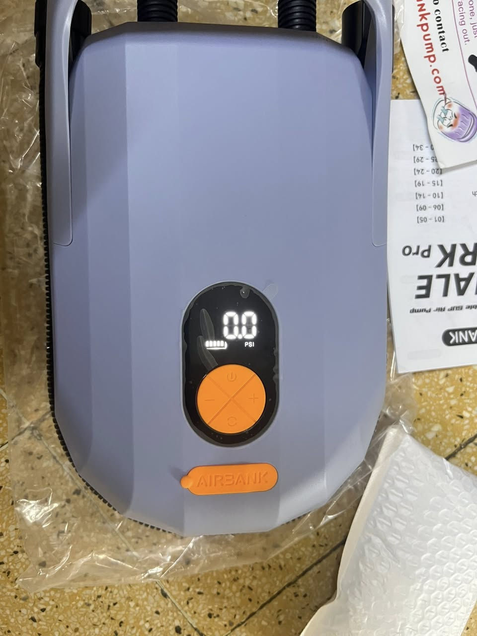 جديد لوك كامل الملحقات / نبذة باستخدام الذكاء الاصطناعي
هذا المنتج هو مضخة هواء ذكية من نوع AIRBANK WHALE، وتستخدم عادة لنفخ قوارب التجديف أو الألواح القابلة للنفخ (SUP).
الضغط الأقصى: تصل إلى 20 PSI.
النوع: مضخة كهربائية قابلة للشحن (Rechargeable).
الاستخدام: مصممة خصيصاً للمعدات الرياضية المائية القابلة للنفخ.


**إذا كنت صاحب هذا الإعلان وتريد حذفه لأي سبب، رجاءا أرسل رسالة إلى الدعم الفني**