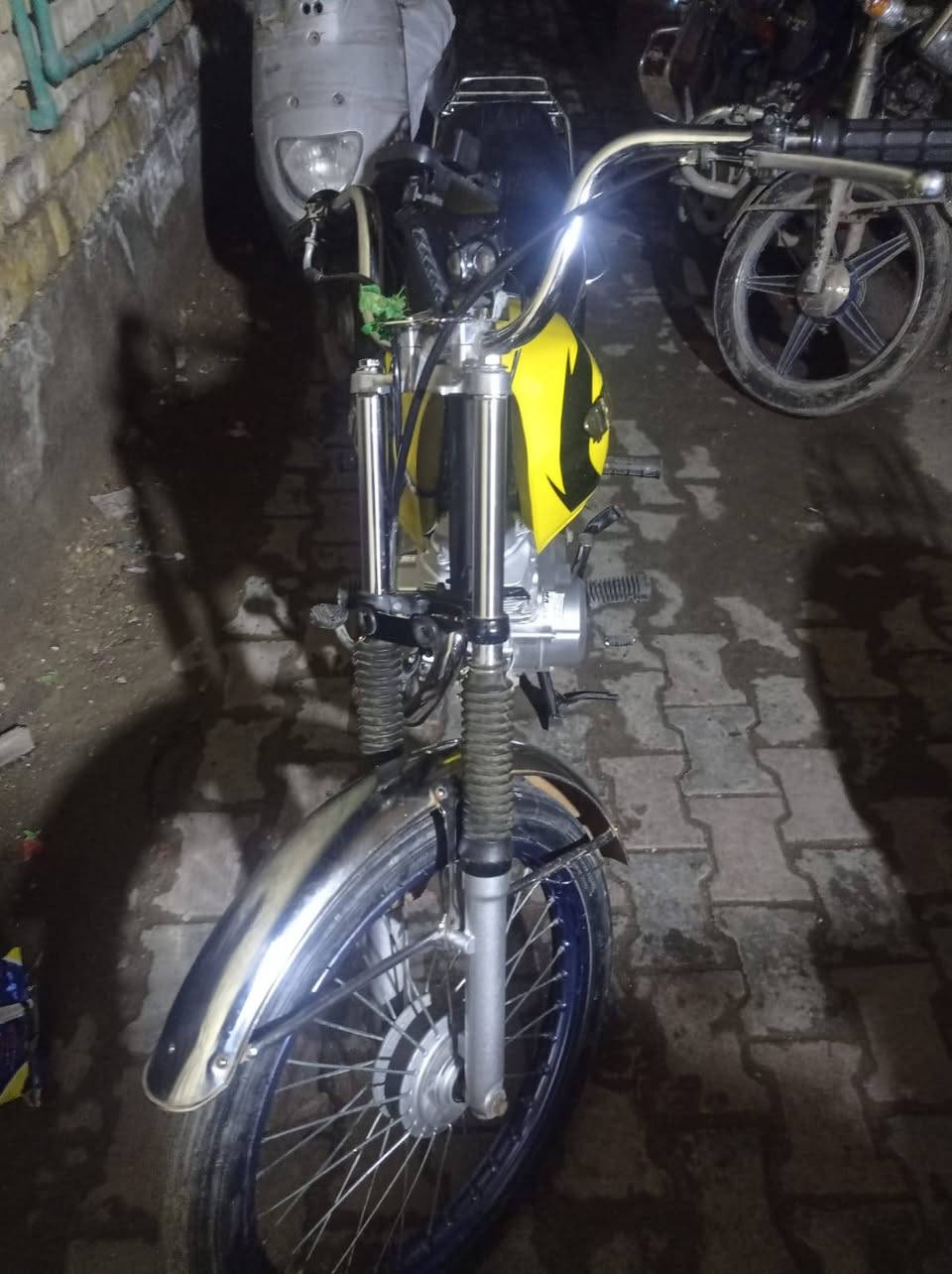 سلام عليكم دراجه لبيع  كلك كلك كلك مكفوله لتواصل ***********السعر 550
