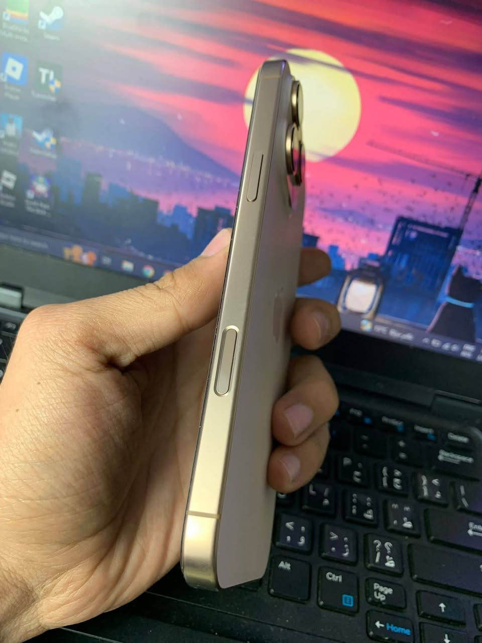 ايفون 16 برو ماكس
ذاكرة 256GB

نسخة الشرق الأوسط - تك سيم

)البطارية 100% (100) دورة

الجهاز نظيف جداً

كامل الملحقات مع العلبة

***********
