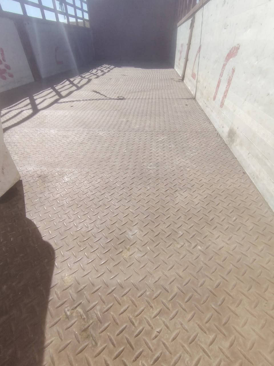 سلام عليكم  بدي لبيع ***********
