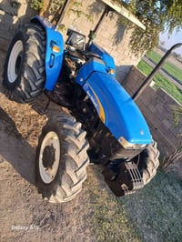 نيوهلند 80 • موديل 2015 • واسط الصويره